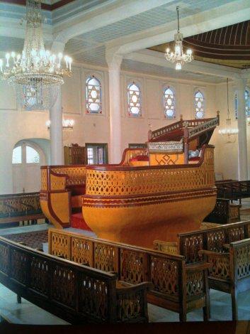 Tevah (the Ark) from behind, Ahrida Synagogue
